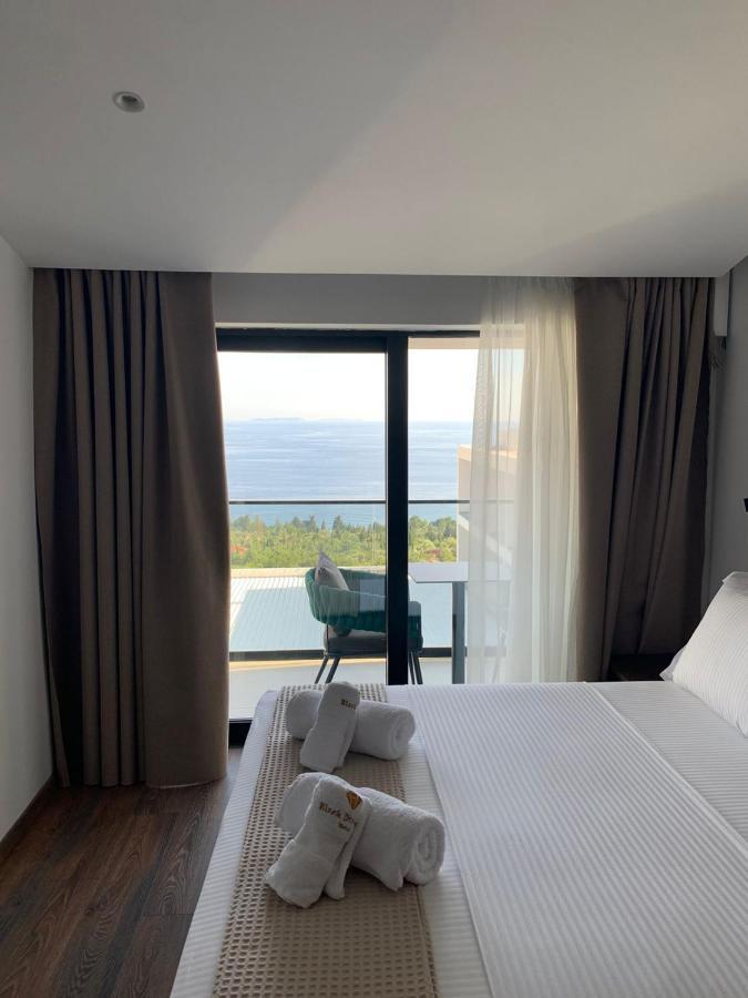 Black Diamond Hotel Dhërmi Buitenkant foto