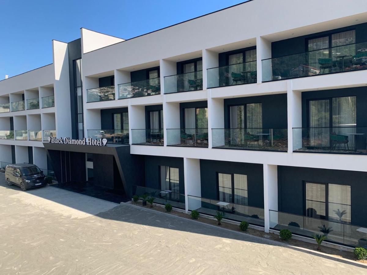 Black Diamond Hotel Dhërmi Buitenkant foto