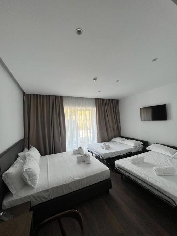 Black Diamond Hotel Dhërmi Buitenkant foto
