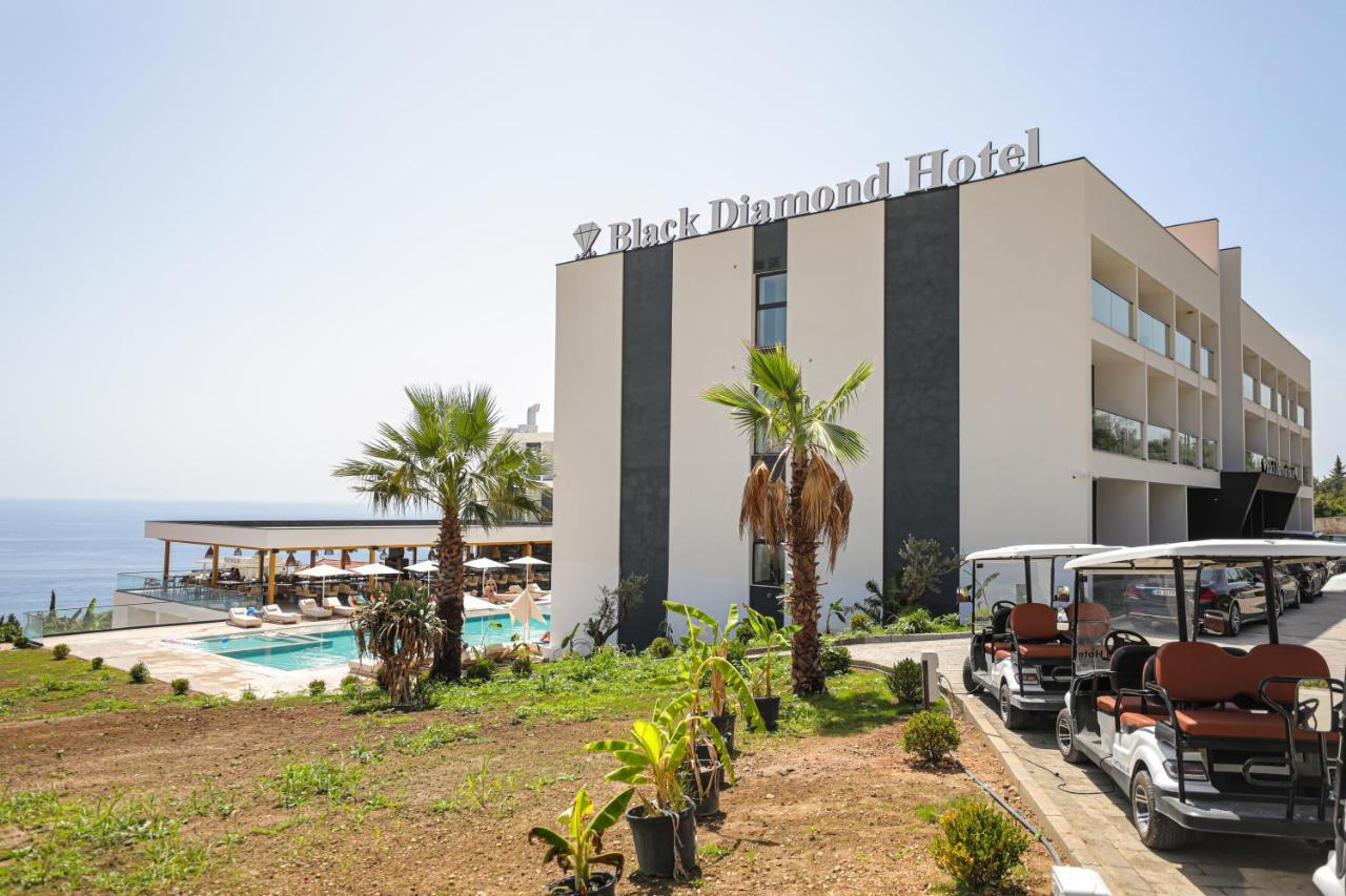 Black Diamond Hotel Dhërmi Buitenkant foto