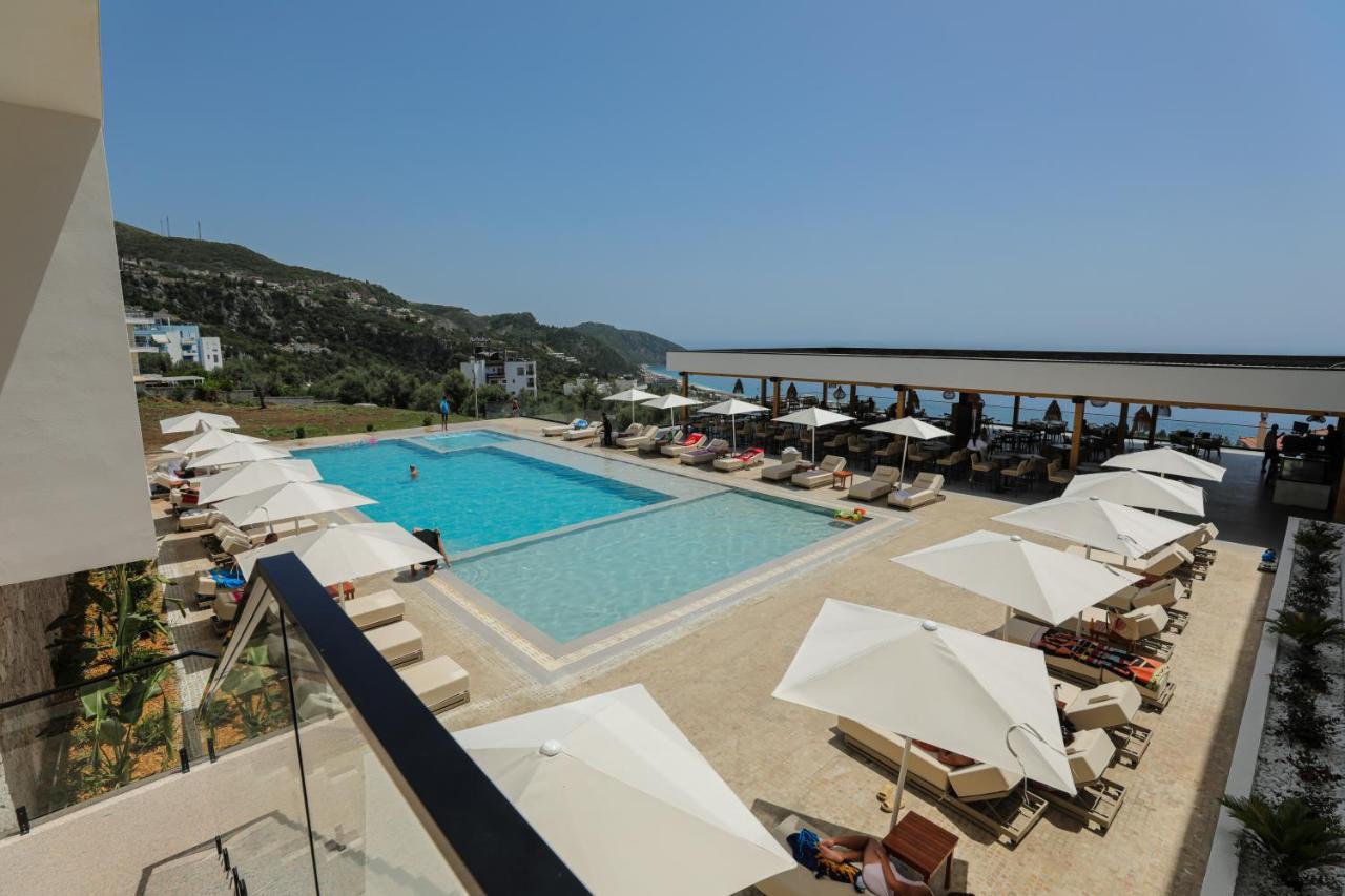 Black Diamond Hotel Dhërmi Buitenkant foto