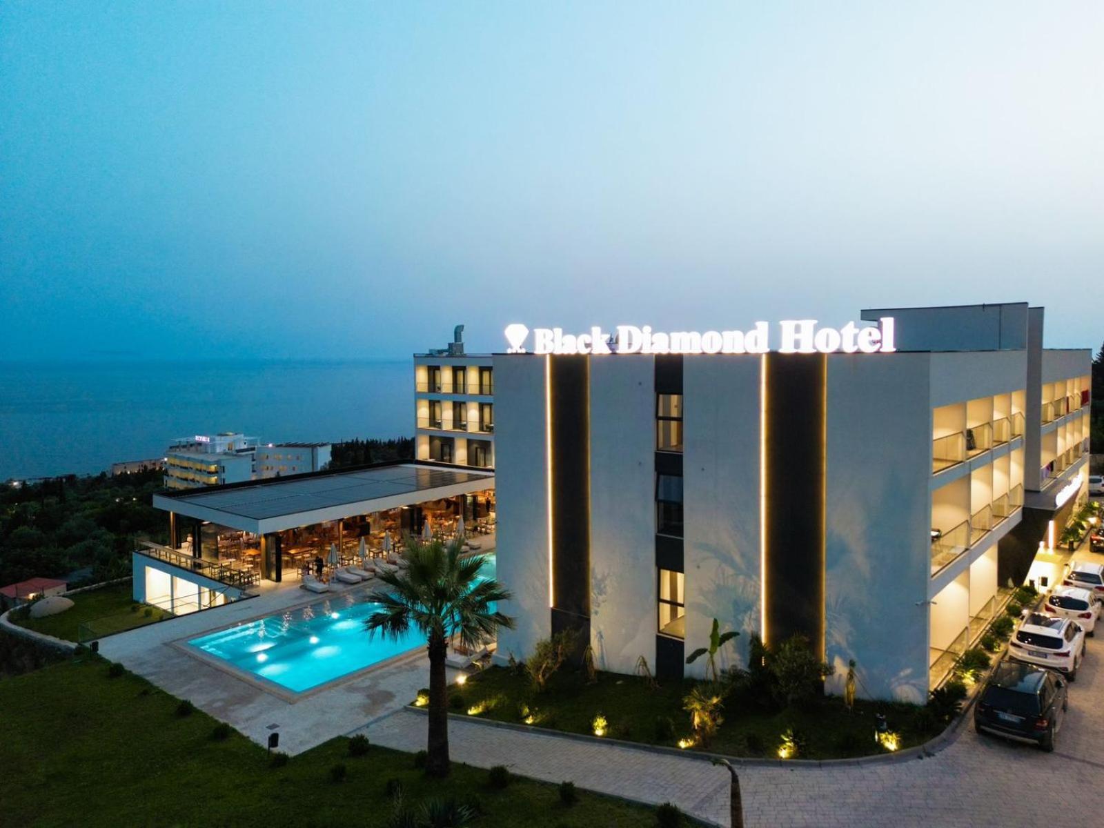 Black Diamond Hotel Dhërmi Buitenkant foto