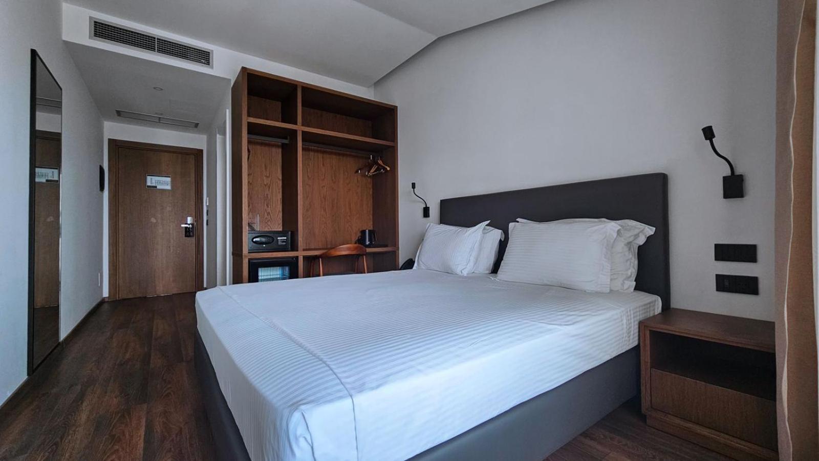 Black Diamond Hotel Dhërmi Buitenkant foto