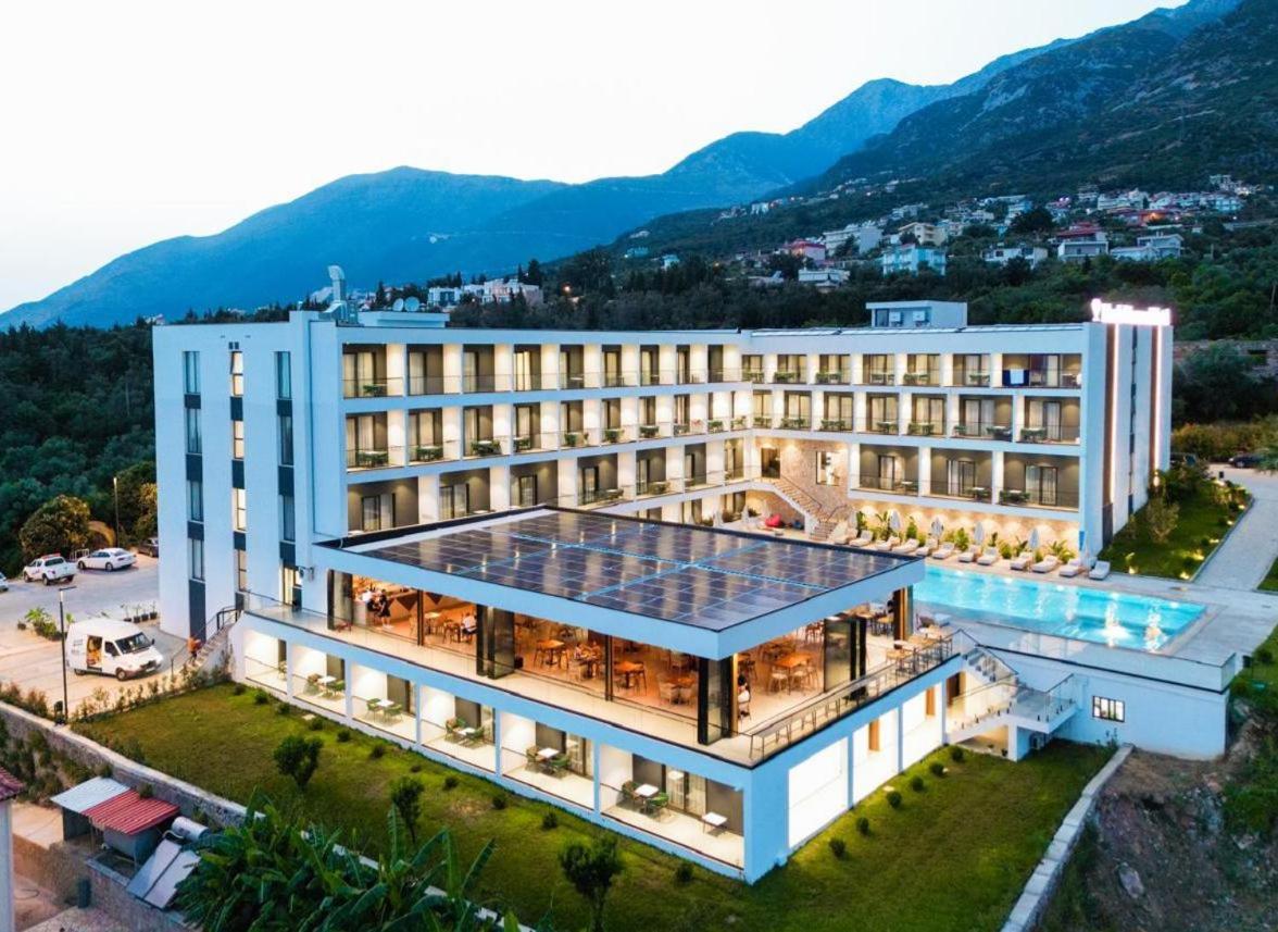 Black Diamond Hotel Dhërmi Buitenkant foto