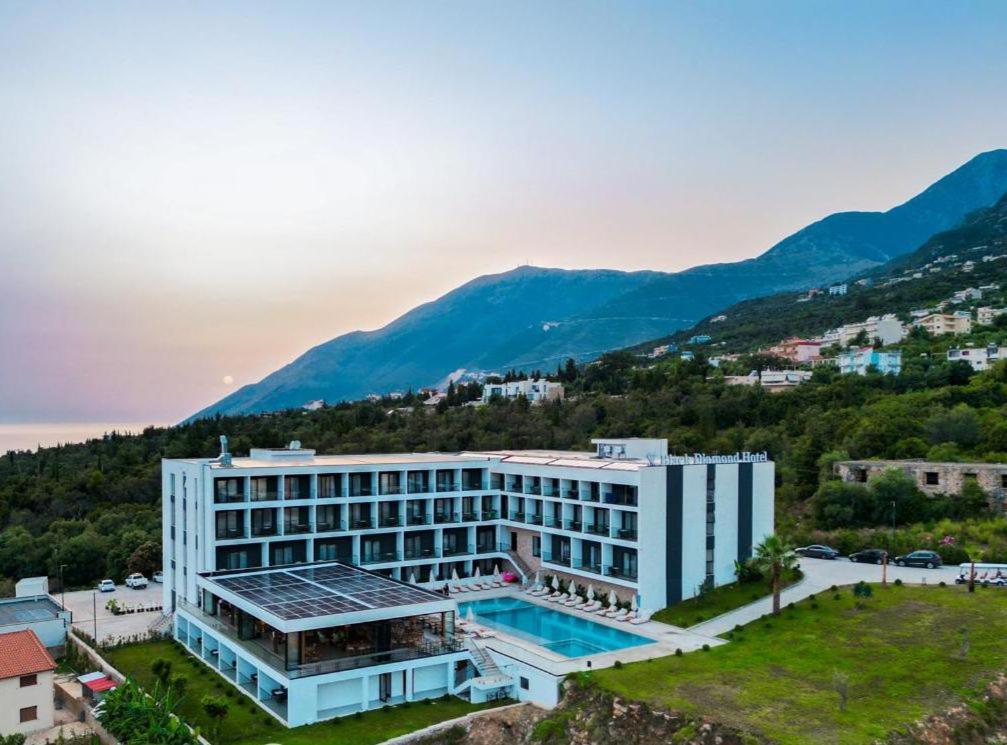 Black Diamond Hotel Dhërmi Buitenkant foto